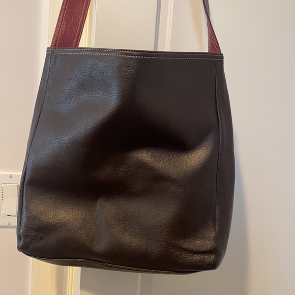 MARC JACOBS Signature Embossed Reversible Crossbody Tote - Picture 3 of 7